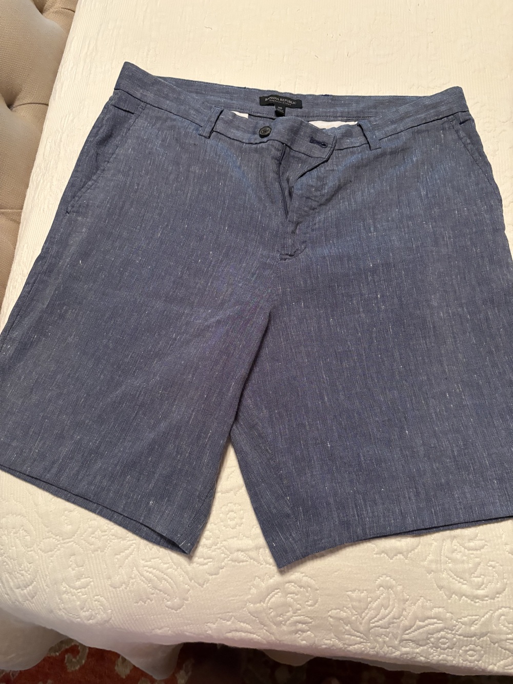 Banana Republic Men Emerson linen shorts, Sz 36, 9 inches,new no tag